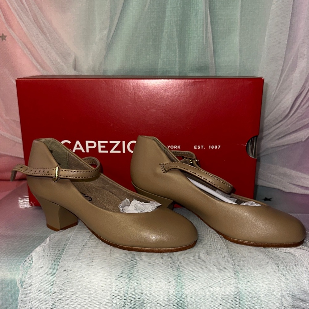 Capezio Classic Tan Heels